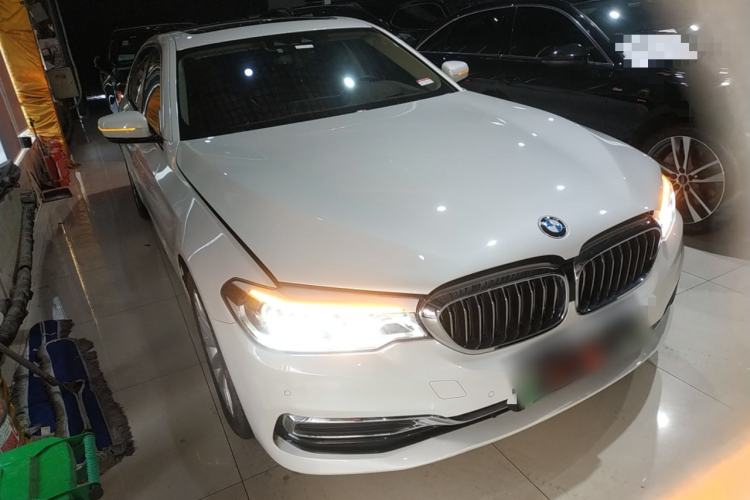 Used BMW 5 Series New Energy 2020 530Le Pioneer Edition Front Right 45 Deg