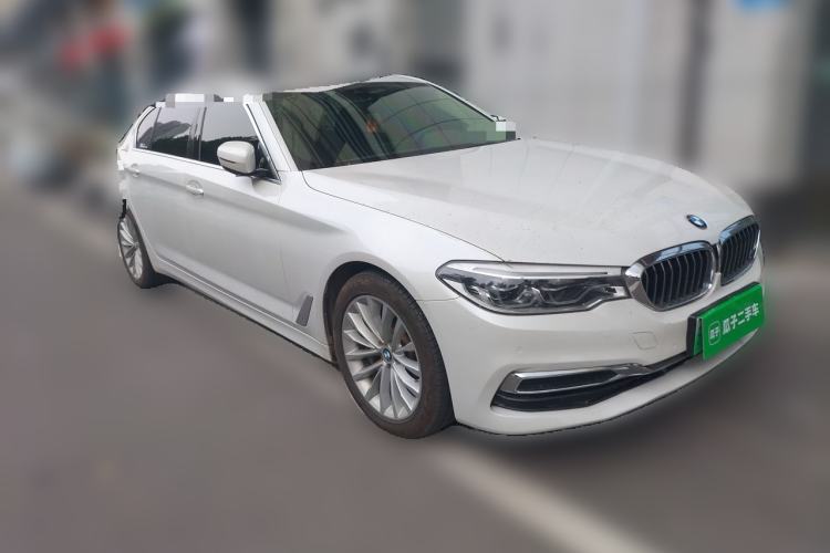 Used BMW 5 Series New Energy 2020 530Le Luxury Package Front Right 45 Deg