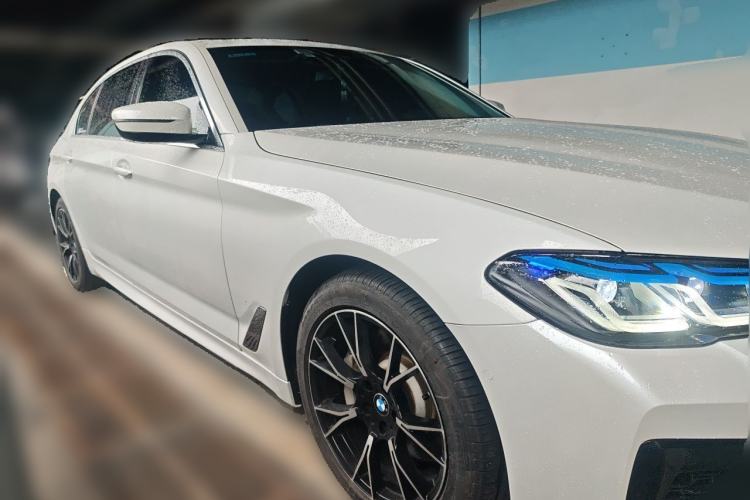 Used BMW 5 Series New Energy 2020 530Le Luxury Package Front Right 45 Deg