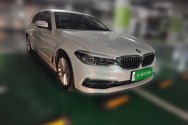 Used BMW 5 Series New Energy 2020 530Le Luxury Package Front Right 45 Deg