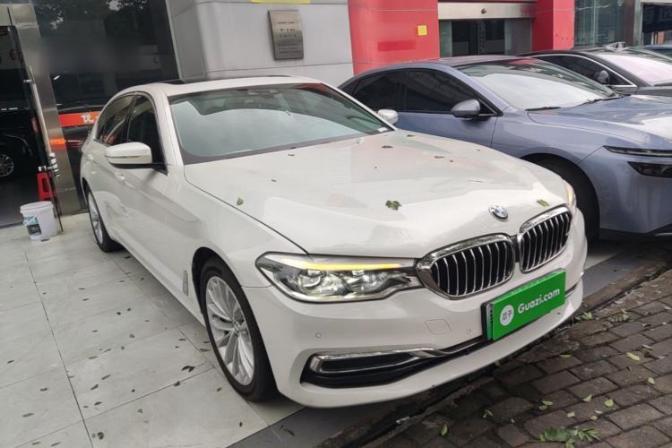 Used BMW 5 Series New Energy 2020 530Le Luxury Package Front Right 45 Deg