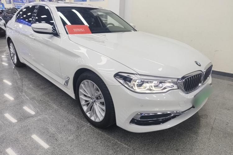 Used BMW 5 Series New Energy 2020 Mileage Upgrade Version 530Le Luxury Package Front Right 45 Deg