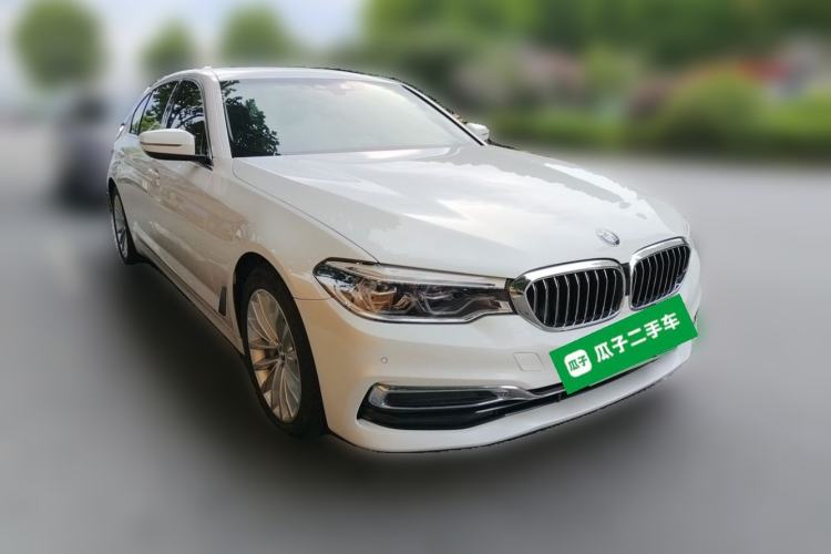 Used BMW 5 Series New Energy 2020 Mileage Upgrade Version 530Le Luxury Package Front Right 45 Deg