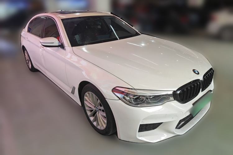 Used BMW 5 Series New Energy 2020 Mileage Upgrade Version 530Le Luxury Package Front Right 45 Deg