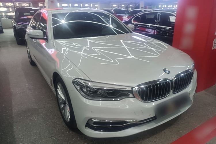 Used BMW 5 Series New Energy 2020 Mileage Upgrade Version 530Le Luxury Package Front Right 45 Deg