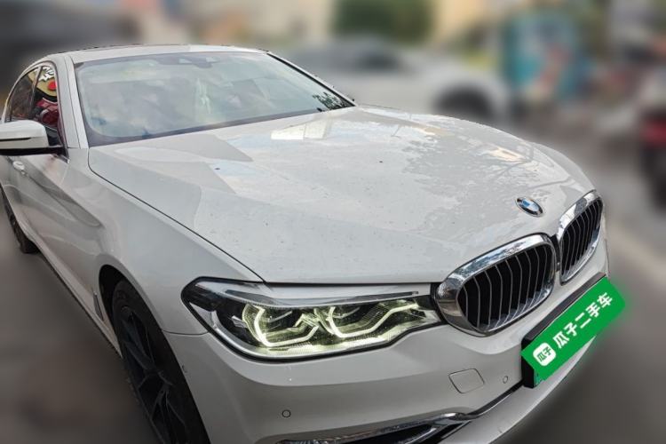 Used BMW 5 Series New Energy 2020 Mileage Upgrade Version 530Le Luxury Package Front Right 45 Deg