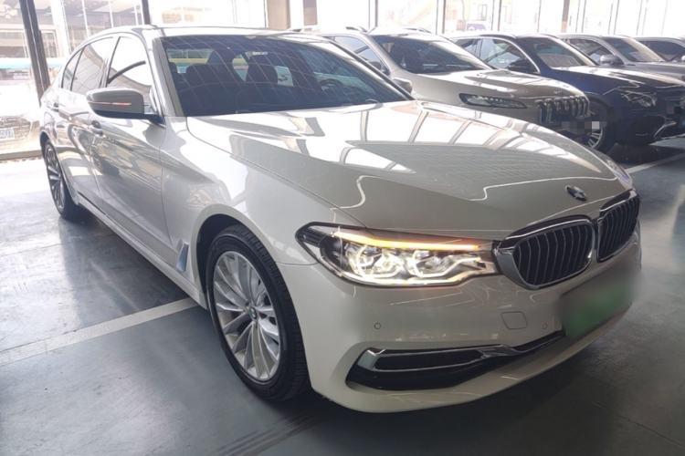 Used BMW 5 Series New Energy 2020 Mileage Upgrade Version 530Le Luxury Package Front Right 45 Deg