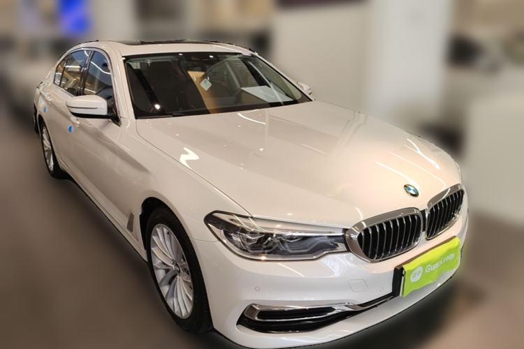 Used BMW 5 Series New Energy 2020 Mileage Upgrade Version 530Le Luxury Package Front Right 45 Deg