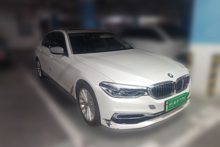 Used BMW 5 Series New Energy 2020 Mileage Upgrade Version 530Le Luxury Package Front Right 45 Deg