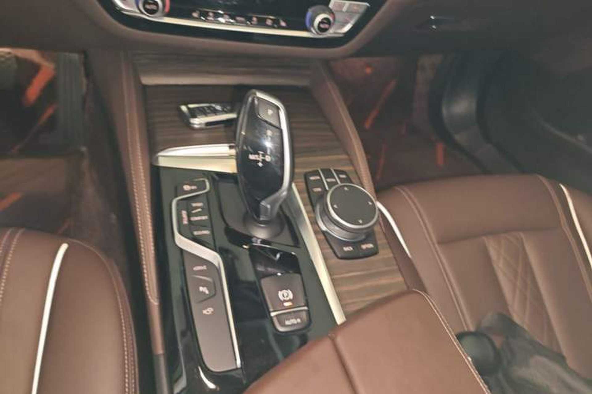Used BMW 5 Series New Energy 2020 Mileage Upgrade Version 530Le Pioneer Edition Gear Lever