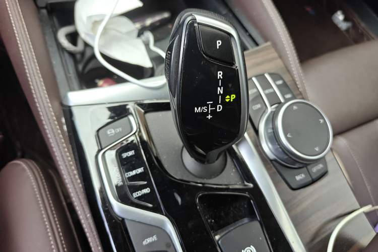 Used BMW 5 Series New Energy 2020 Mileage Upgrade Version 530Le Pioneer Edition Gear Lever