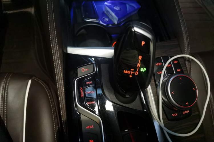 Used BMW 5 Series New Energy 2020 Mileage Upgrade Version 530Le Luxury Package Gear Lever