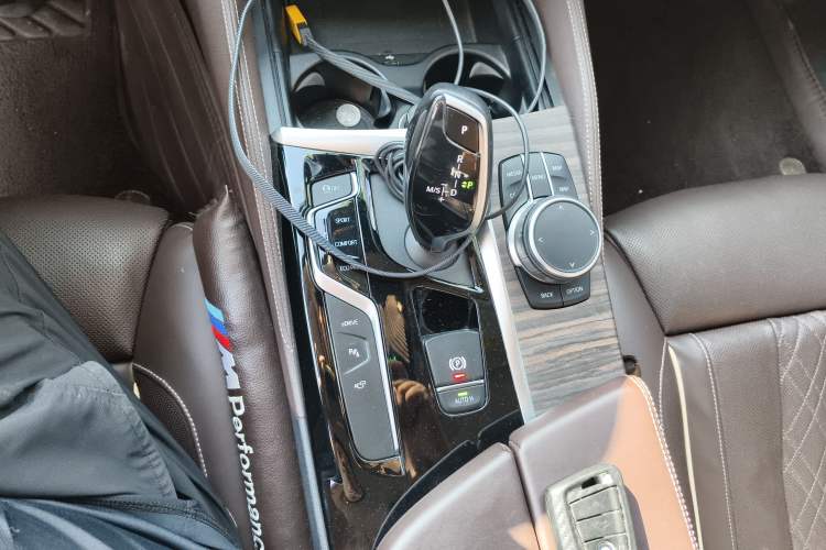 Used BMW 5 Series New Energy 2020 Mileage Upgrade Version 530Le Pioneer Edition Gear Lever
