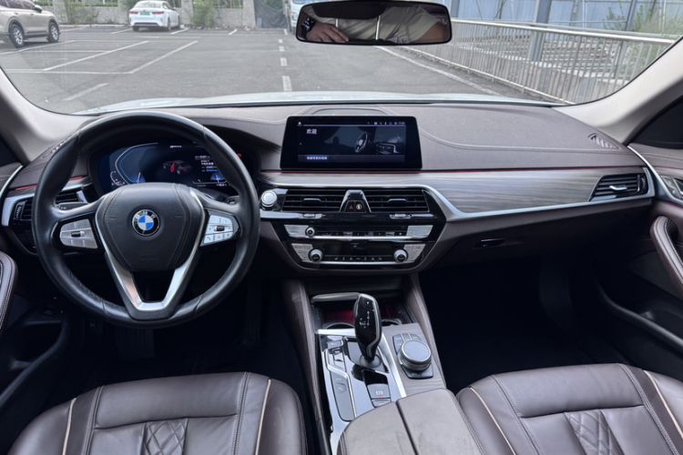 Used BMW 5 Series New Energy 2020 Mileage Upgrade Version 530Le Luxury Package Interior 3