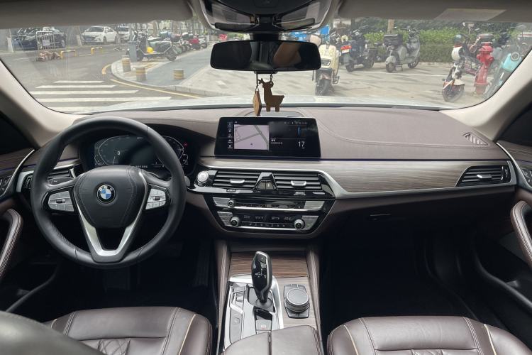 Used BMW 5 Series New Energy 2020 Mileage Upgrade Version 530Le Luxury Package Interior 3