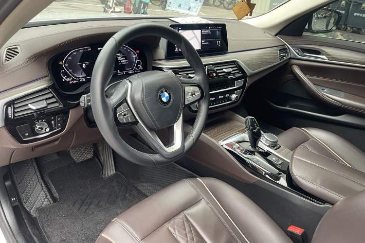 Used BMW 5 Series New Energy 2020 Mileage Upgrade Version 530Le Luxury Package Interior 4