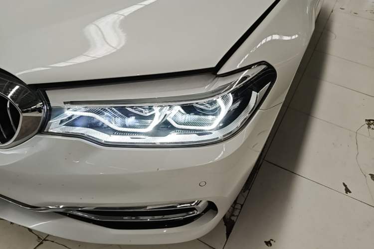 Used BMW 5 Series New Energy 2020 Mileage Upgrade Version 530Le Luxury Package Left Front Headlight