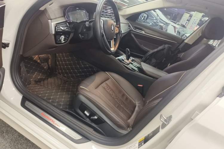 Used BMW 5 Series New Energy 2020 Mileage Upgrade Version 530Le Luxury Package Left Front Seat