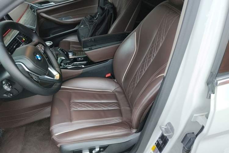 Used BMW 5 Series New Energy 2020 Mileage Upgrade Version 530Le Luxury Package Left Front Seat