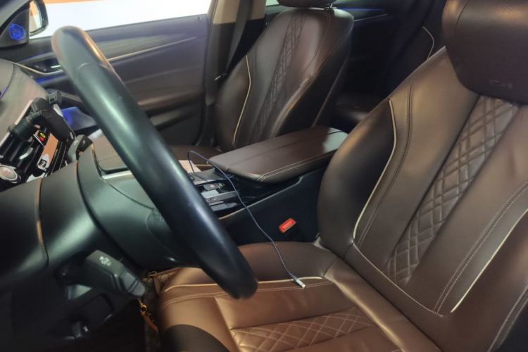 Used BMW 5 Series New Energy 2020 530Le Luxury Package Left Front Seat
