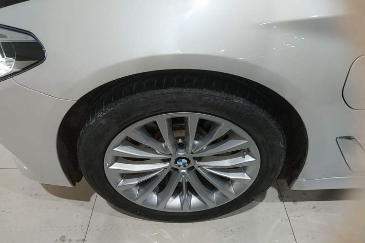 Used BMW 5 Series New Energy 2020 530Le Pioneer Edition Left Front Wheel Hub