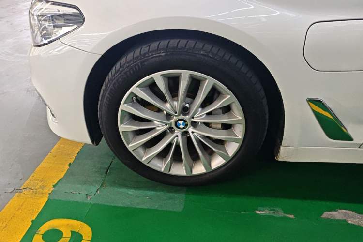 Used BMW 5 Series New Energy 2020 530Le Pioneer Edition Left Front Wheel Hub