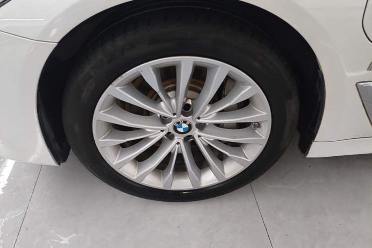Used BMW 5 Series New Energy 2020 530Le Luxury Package Left Front Wheel Hub