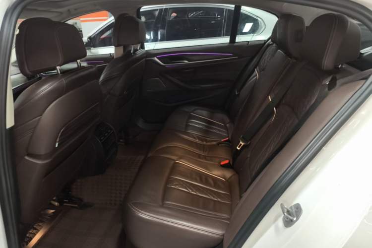 Used BMW 5 Series New Energy 2020 Mileage Upgrade Version 530Le Pioneer Edition Left Rear Seat