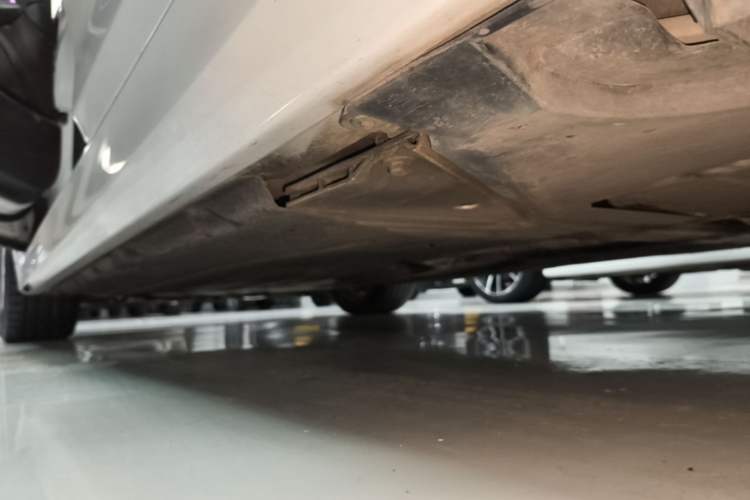 Used BMW 5 Series New Energy 2020 Mileage Upgrade Version 530Le Pioneer Edition Left Side Sill