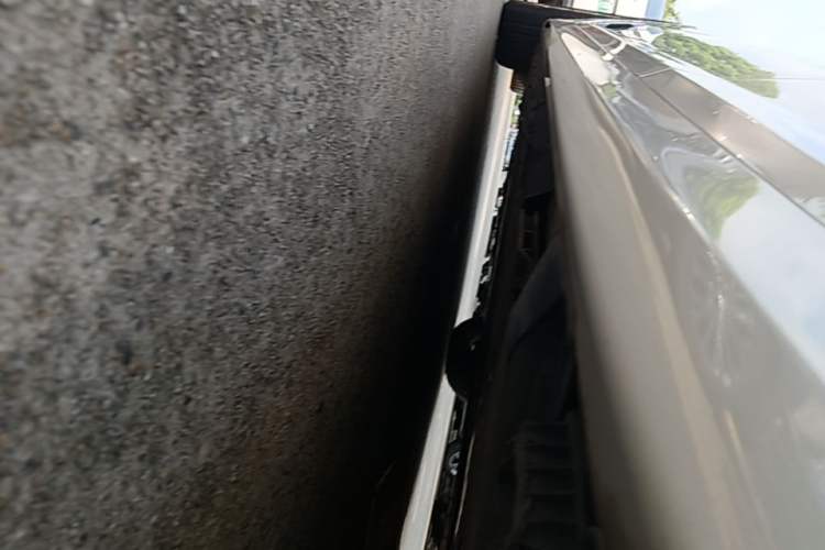 Used BMW 5 Series New Energy 2020 530Le Luxury Package Left Side Sill