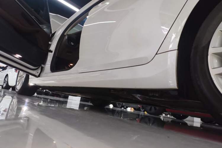 Used BMW 5 Series New Energy 2020 530Le Luxury Package Left Side Sill