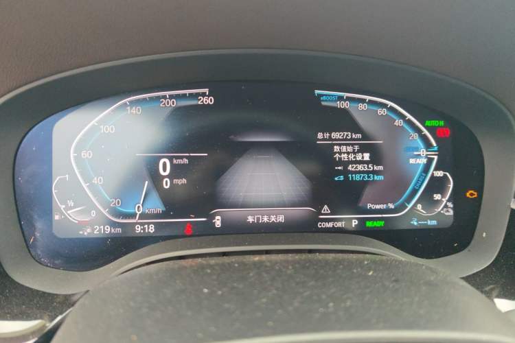 Used BMW 5 Series New Energy 2020 Mileage Upgrade Version 530Le Luxury Package Odometer Close Up