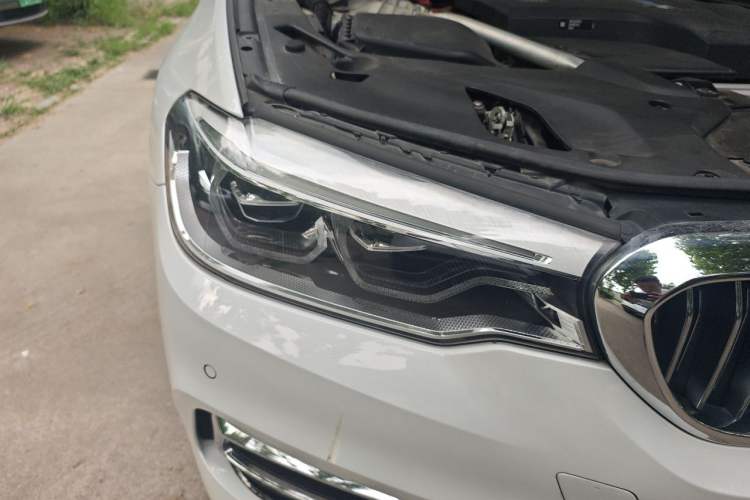 Used BMW 5 Series New Energy 2020 Mileage Upgrade Version 530Le Pioneer Edition Right Front Headlight