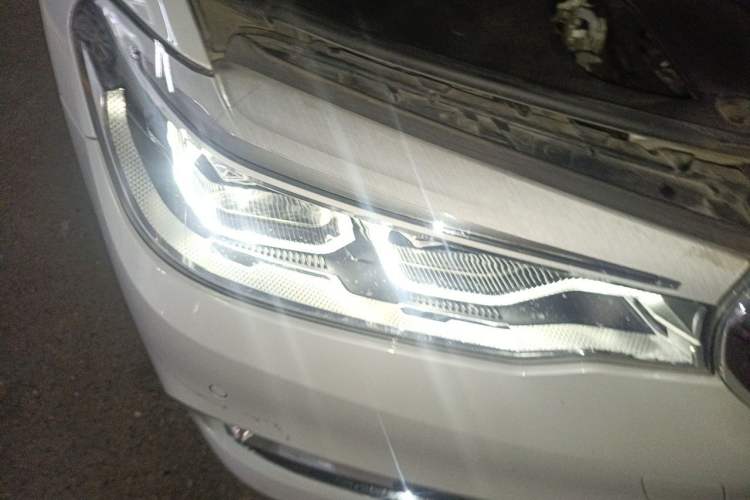 Used BMW 5 Series New Energy 2020 Mileage Upgrade Version 530Le Luxury Package Right Front Headlight