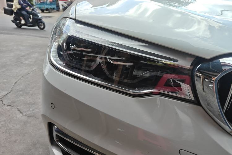 Used BMW 5 Series New Energy 2020 Mileage Upgrade Version 530Le Pioneer Edition Right Front Headlight