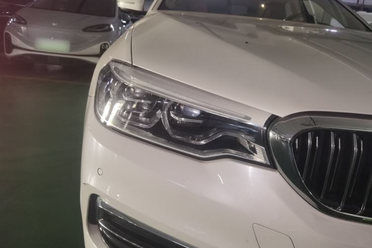 Used BMW 5 Series New Energy 2020 Mileage Upgrade Version 530Le Luxury Package Right Front Headlight