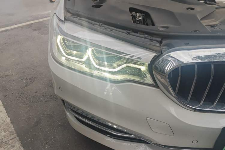 Used BMW 5 Series New Energy 2020 Mileage Upgrade Version 530Le Luxury Package Right Front Headlight