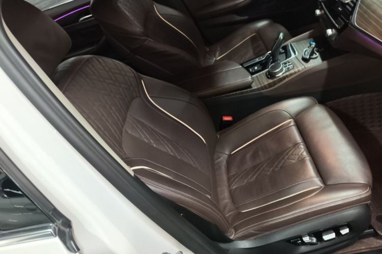 Used BMW 5 Series New Energy 2020 Mileage Upgrade Version 530Le Pioneer Edition Right Front Seat