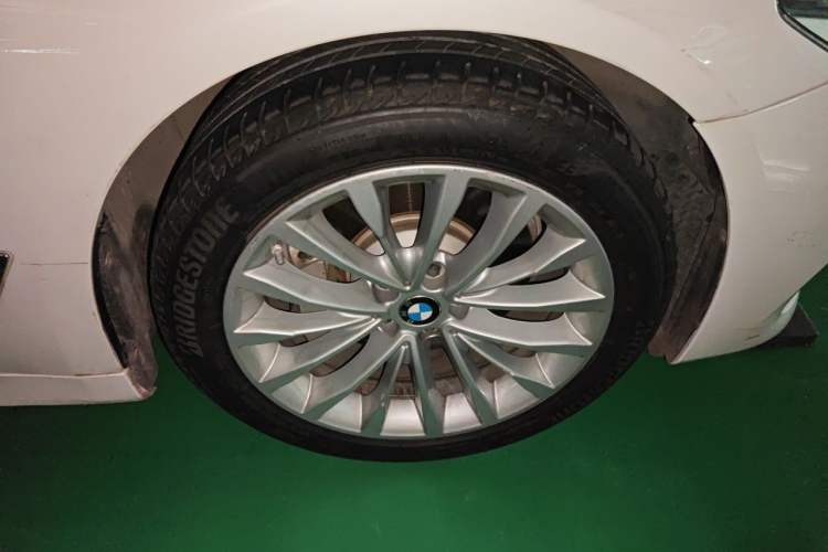 Used BMW 5 Series New Energy 2020 530Le Luxury Package Right Front Wheel Hub
