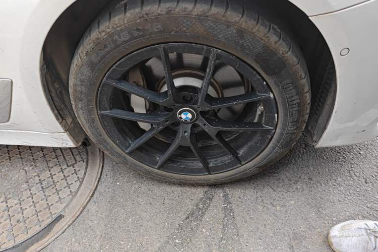 Used BMW 5 Series New Energy 2020 Mileage Upgrade Version 530Le Luxury Package Right Front Wheel Hub