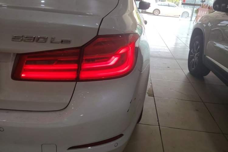 Used BMW 5 Series New Energy 2020 Mileage Upgrade Version 530Le Luxury Package Right Rear Taillight
