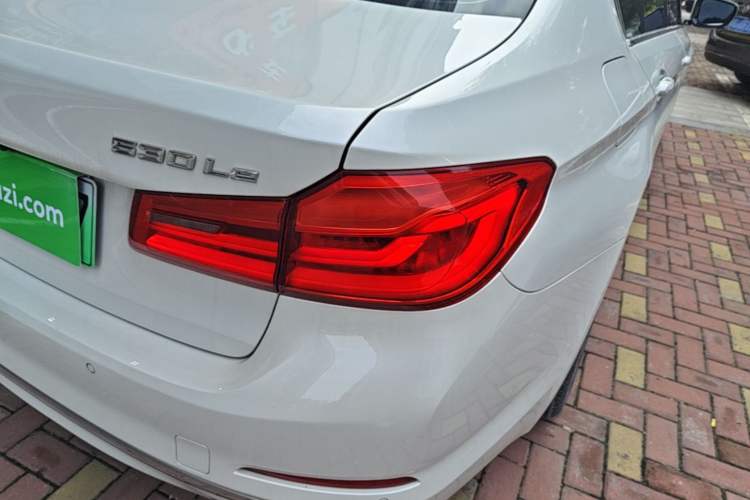 Used BMW 5 Series New Energy 2020 Mileage Upgrade Version 530Le Luxury Package Right Rear Taillight