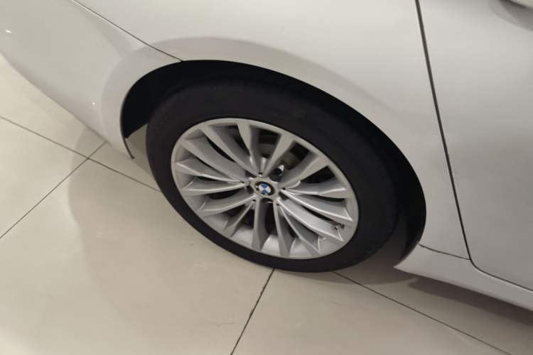 Used BMW 5 Series New Energy 2020 530Le Luxury Package Right Rear Wheel Hub