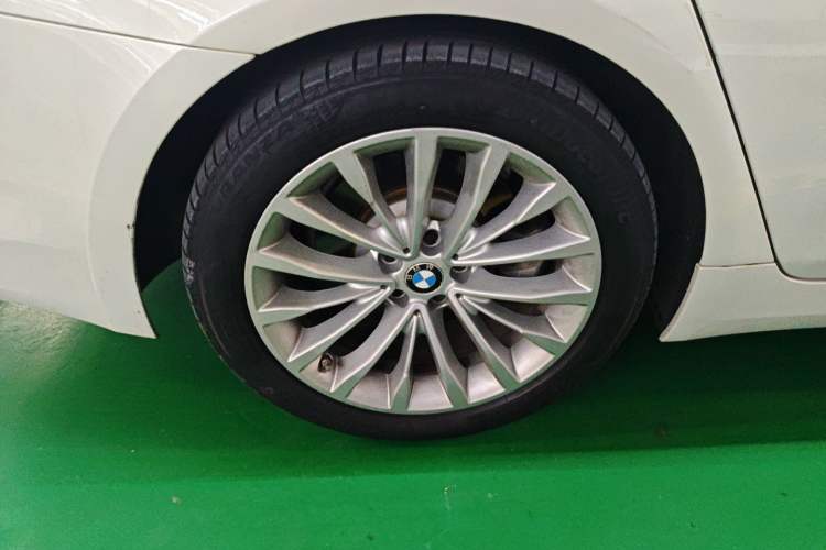 Used BMW 5 Series New Energy 2020 530Le Pioneer Edition Right Rear Wheel Hub