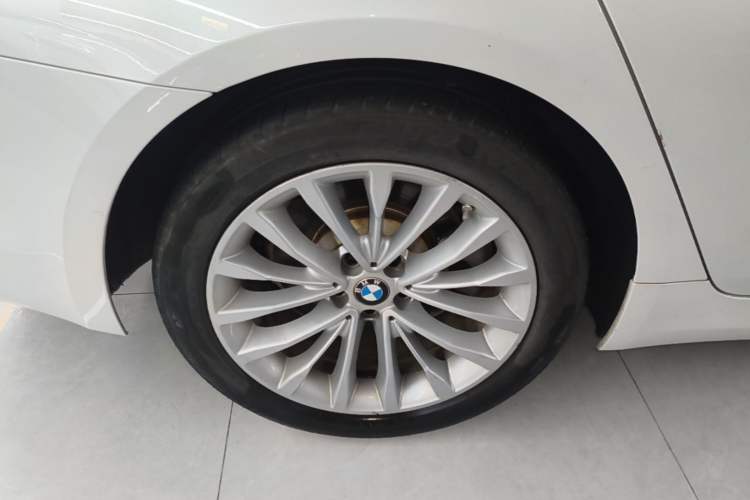 Used BMW 5 Series New Energy 2020 530Le Luxury Package Right Rear Wheel Hub