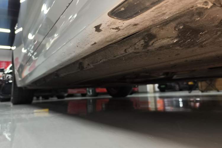 Used BMW 5 Series New Energy 2020 Mileage Upgrade Version 530Le Pioneer Edition Right Side Sill