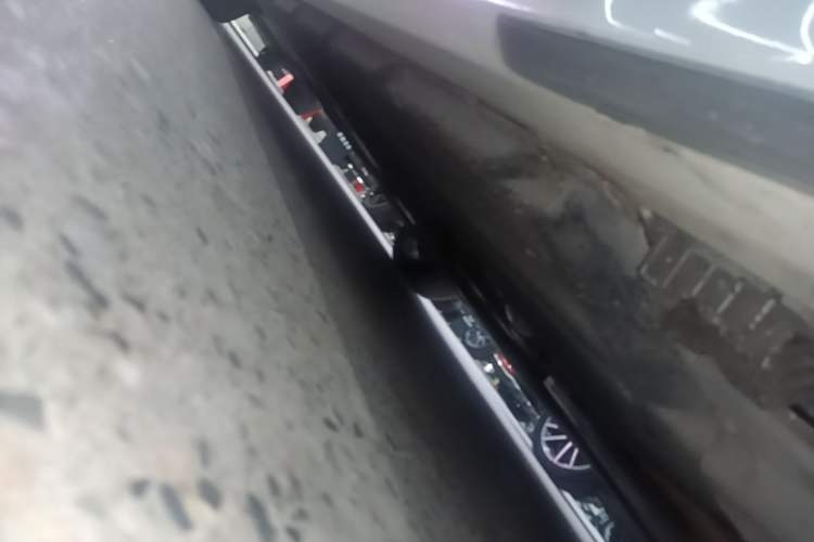 Used BMW 5 Series New Energy 2020 Mileage Upgrade Version 530Le Luxury Package Right Side Sill