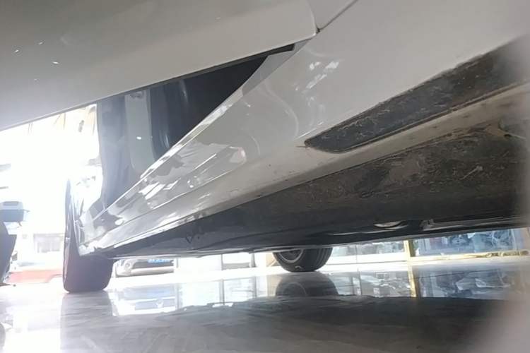 Used BMW 5 Series New Energy 2020 Mileage Upgrade Version 530Le Luxury Package Right Side Sill