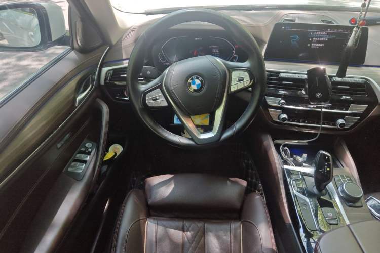 Used BMW 5 Series New Energy 2020 Mileage Upgrade Version 530Le Pioneer Edition Steering Wheel