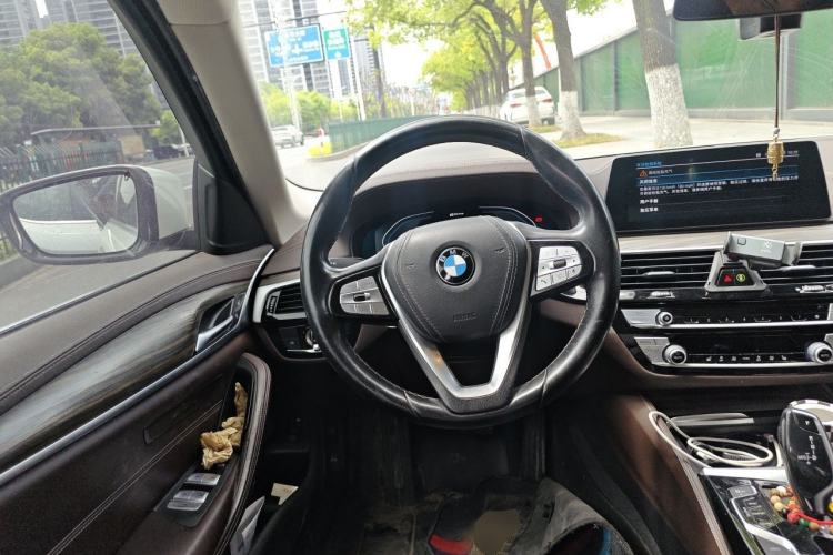 Used BMW 5 Series New Energy 2020 Mileage Upgrade Version 530Le Luxury Package Steering Wheel